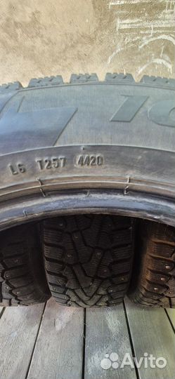Pirelli Ice Zero 215/60 R17