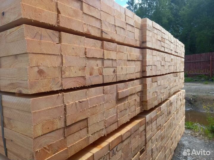 Высококачественная сосновая доска и брус для строительных проектов