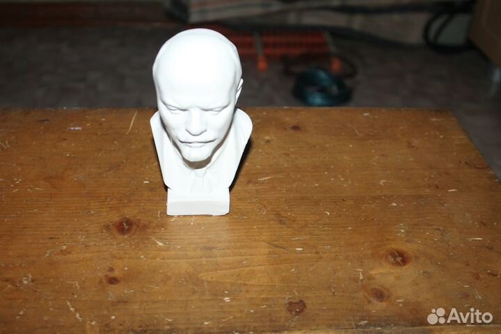 Бюст Ленина и Сталина