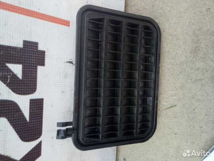 Дифлектор воздуха Mercedes Benz W210 E-Klasse 199