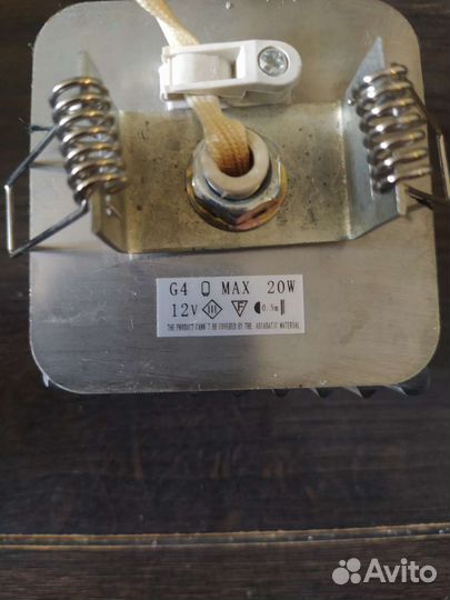 Потолочные светильники встраиваемые