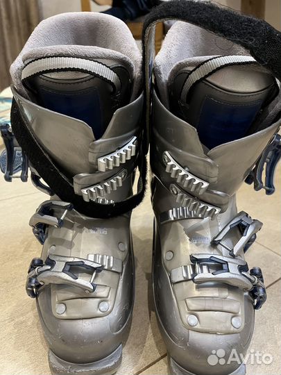 Горные лыжи женские комплект