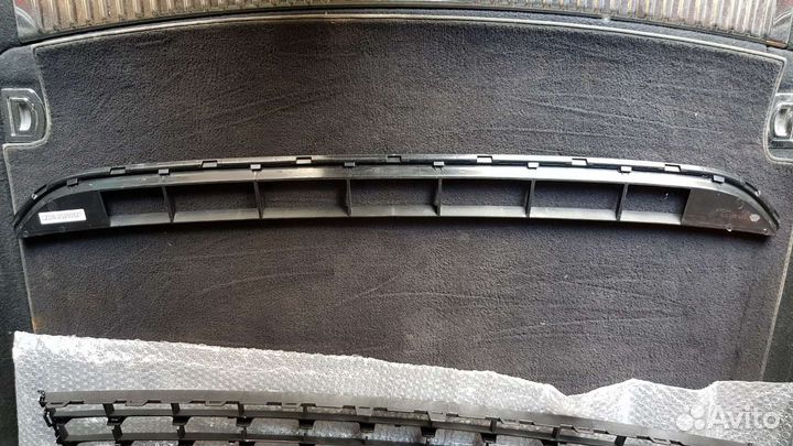 Решетка в бампер Volkswagen TouaregNF