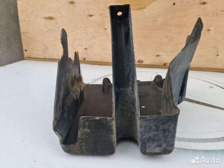 Защита бензонасоса Mercedes W140