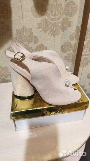 Босоножки женские 37 размер