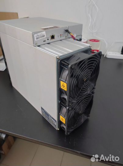 Asic майнер Bitmain Antminer S19