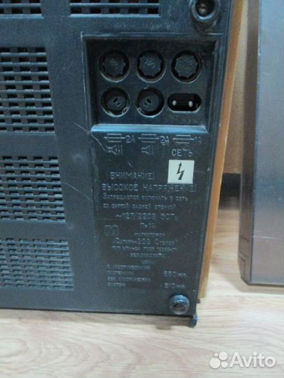 Портативный катушечный магнитофон Сатурн