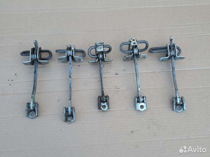 Ограничитель двери Opel Astra G 1998-2005