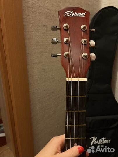 Акустическая гитара