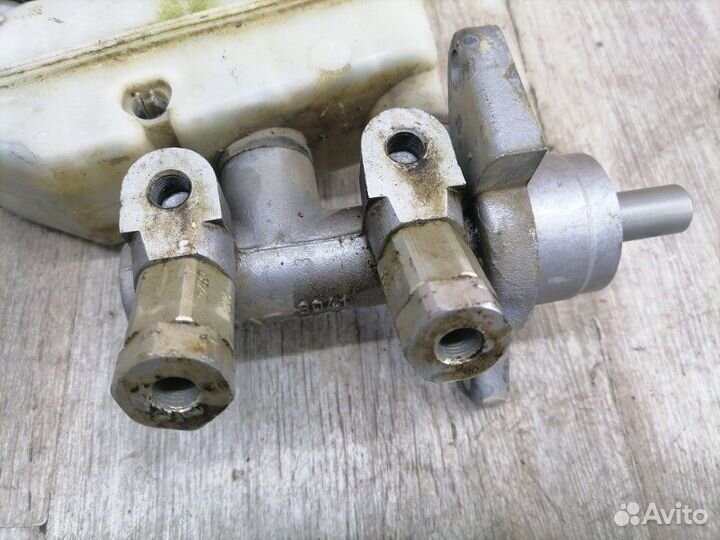 Главный тормозной цилиндр Chevrolet Aveo T250