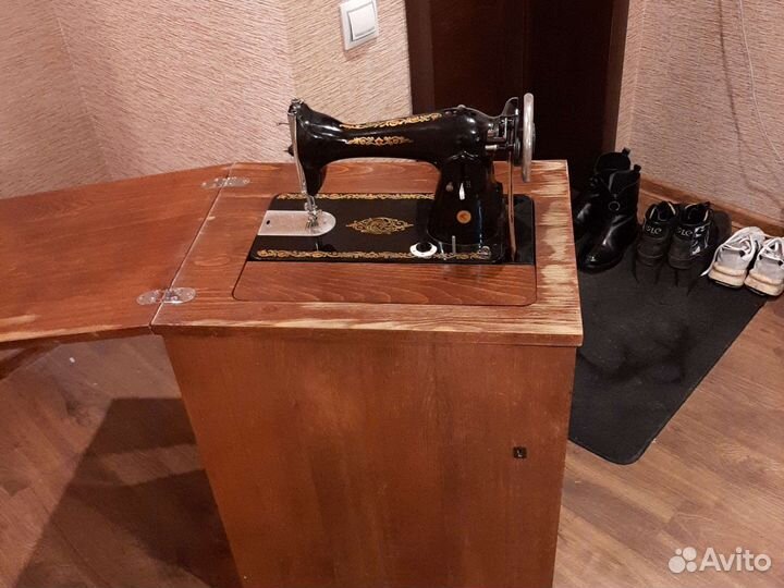 Машинка швейная