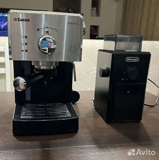 Кофемашина Saeco Poemia + кофемолка DeLonghi