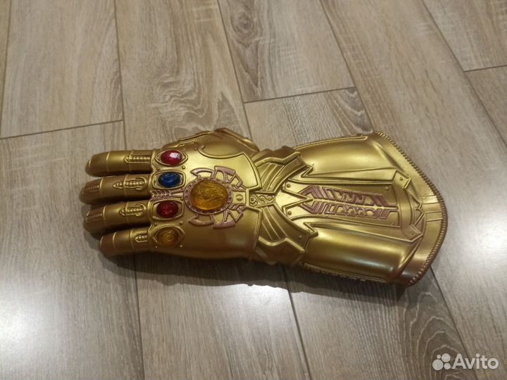 Перчатка таноса