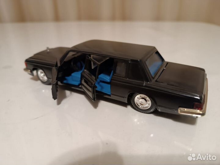 Коллекционная модель ЗИЛ 115 1:43