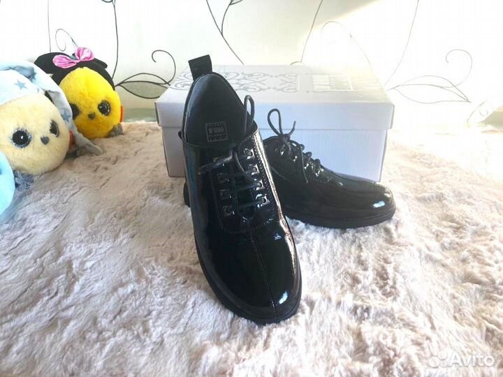Ботинки лаковые на девочку новые 36р