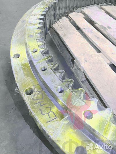 Поворотный круг Komatsu PC400-6 208-25-61300