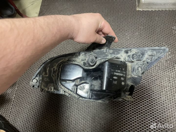Фара передняя правая на ford focus 2