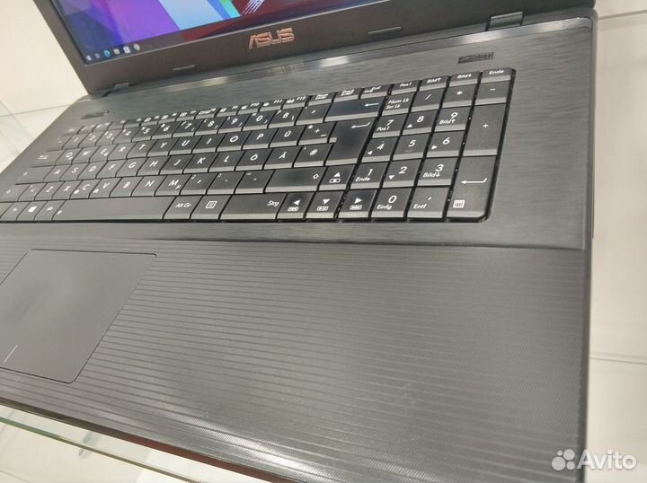 Asus F75A 17.3