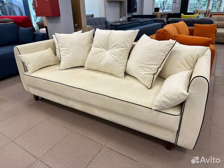 Красивый прямой диван