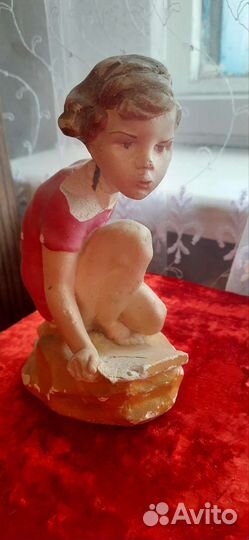 Старинная фигурка