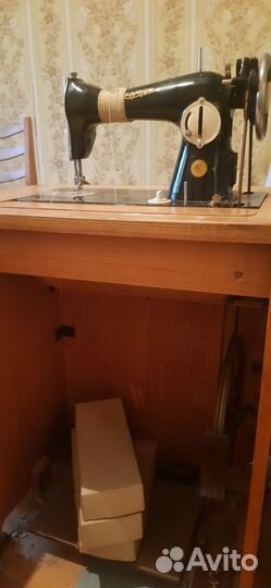 Швейная машинка Чайка