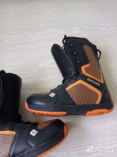 Сноубордические ботинки 42