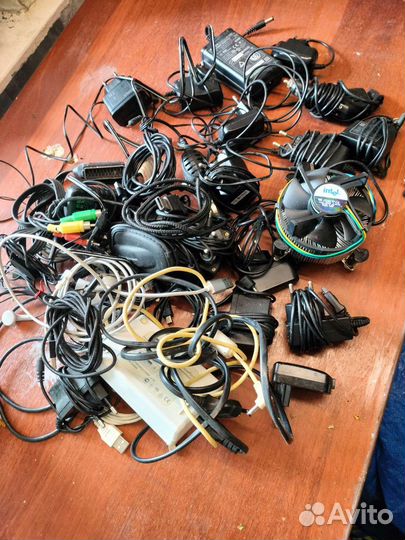 Зарядка, блок питания, адаптер для тонометра