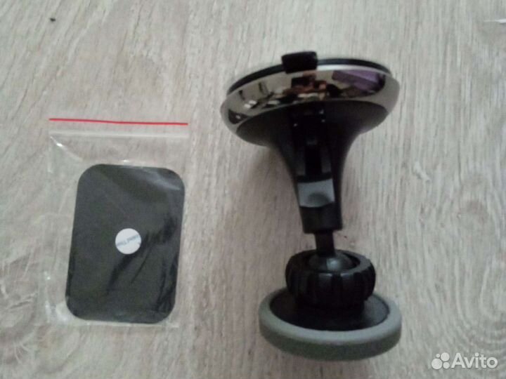 Держатель для телефона в машину