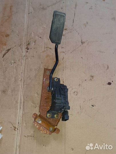 Педаль газа Nissan Almera N16
