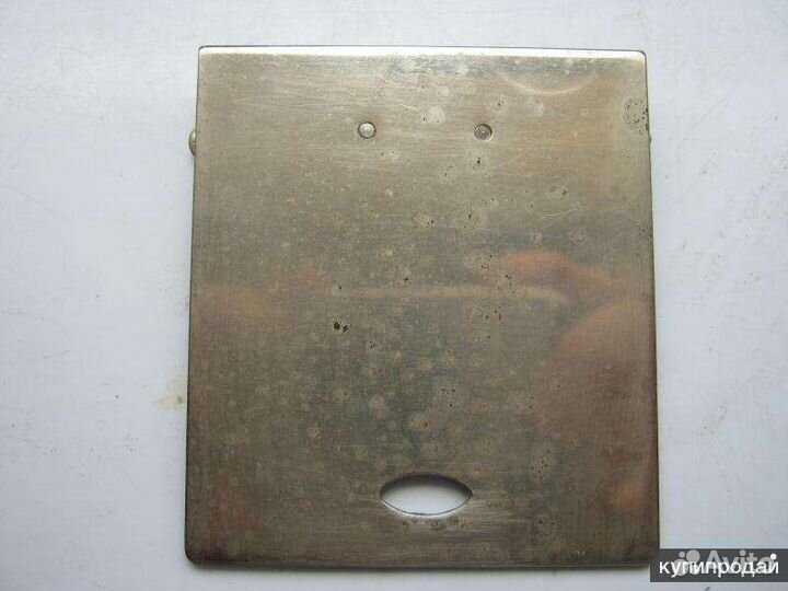 Две задвижных пластины от челночного отсека