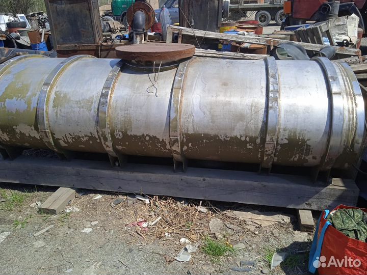 Ёмкость из нержавейки объем 2 куба