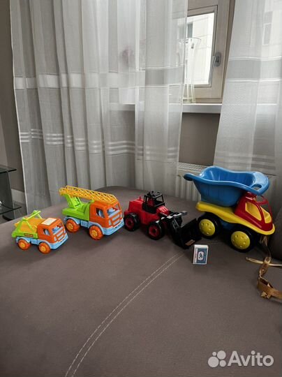 Набор больших строительных машин