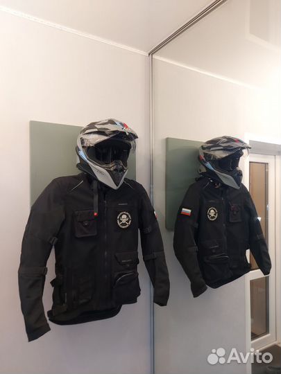 Вешалка для шлема