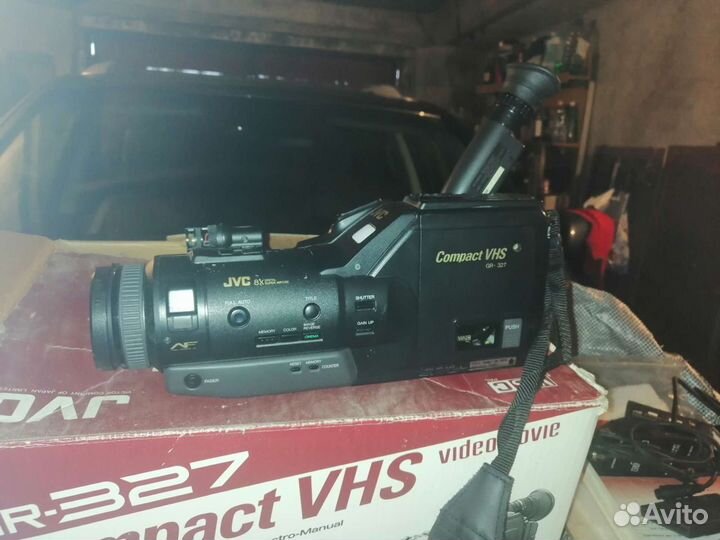 Видеокамера JVS VHS model NO GR-327E