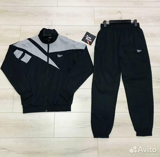 Мужской спортивный костюм Reebok