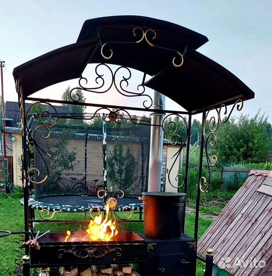 Мангал с крышей