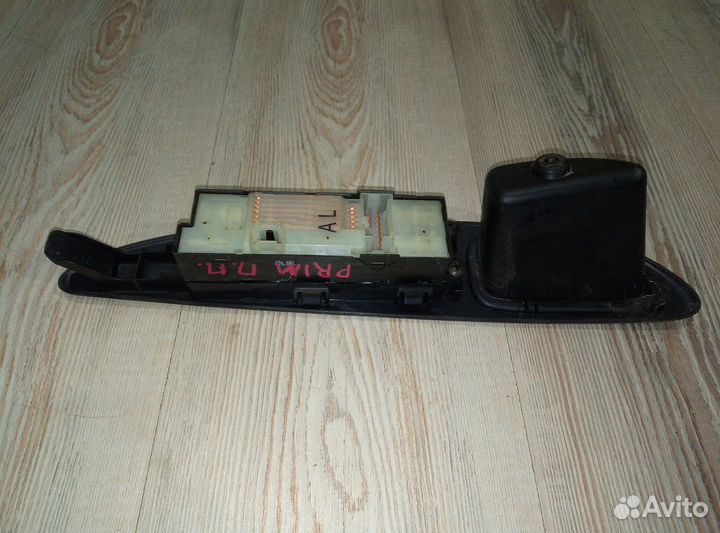 Блок кнопок стеклоподъемников Nissan primera P12 П