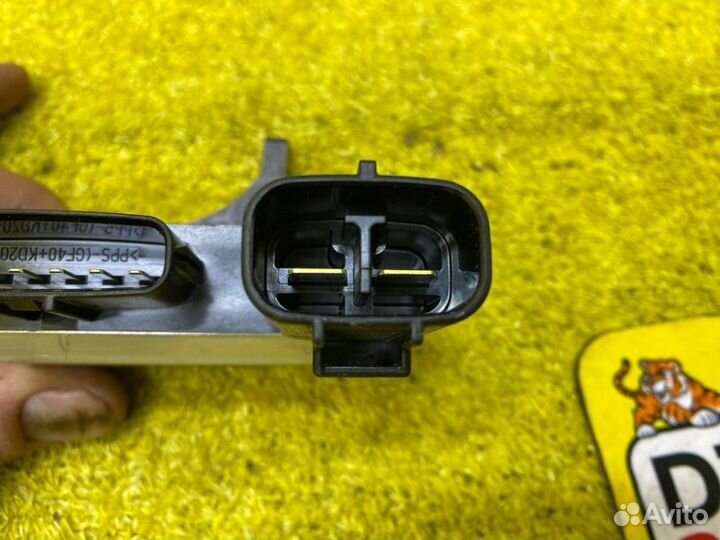 Блок управления форсунками передний Toyota Land