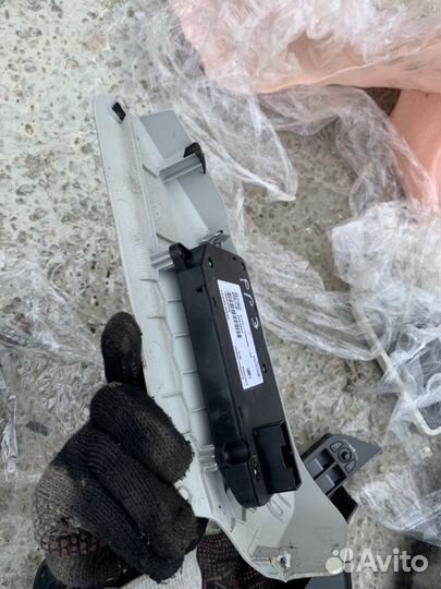 Кнопка управления левой сидений Рендж Ровер Эвок