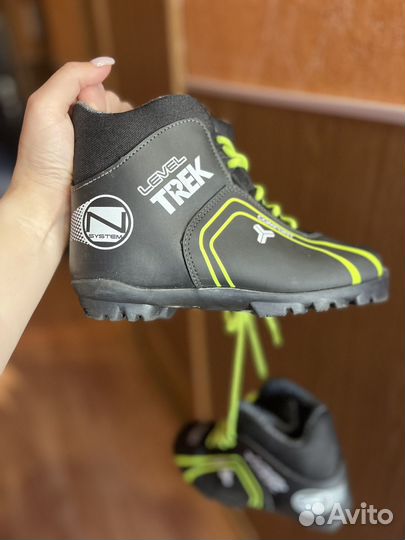 Лыжные ботинки