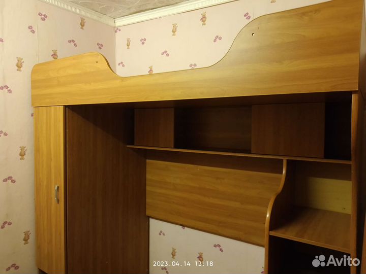 Двухъярусная кровать