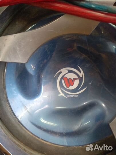 Сабвуфер и усилитель в комплекте