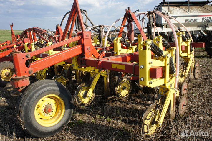 Сеялка Bourgault 8810, 2023
