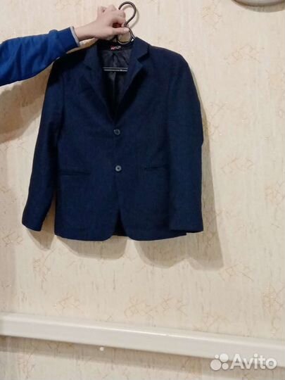 Продаю костюм школьный для мальчика 6-7 класс