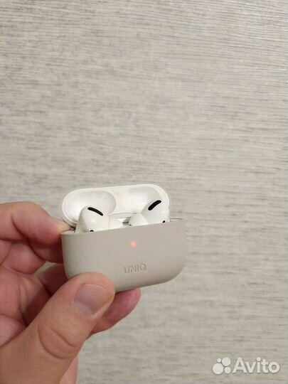Оригинальные AirPods Pro с премиум чехлом
