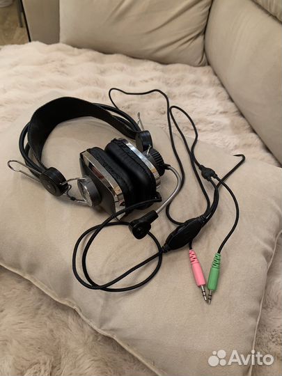 Наушники с микрофоном