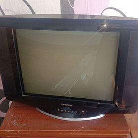Старый телевизор на запчасти