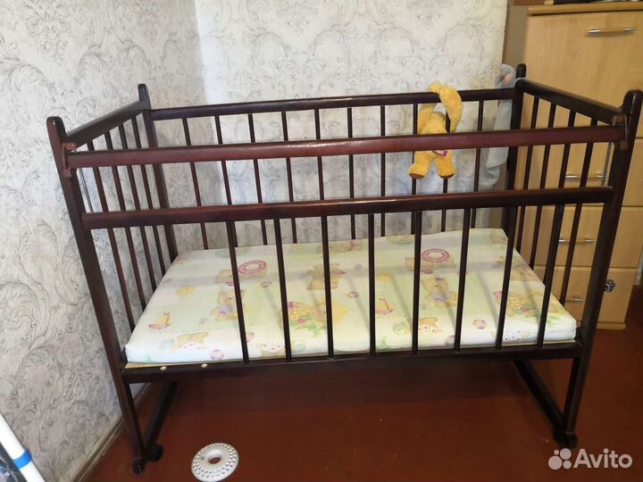 Детская кроватка
