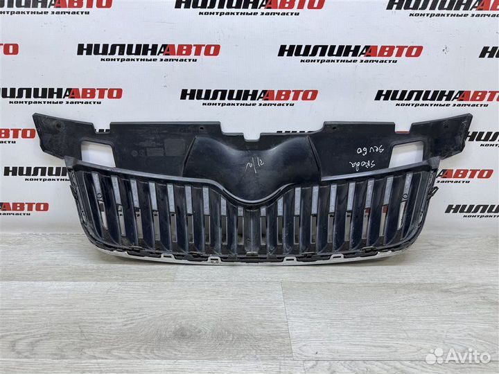 Решетка радиатора Skoda Fabia 2 хетчбэк 1.6 TDI