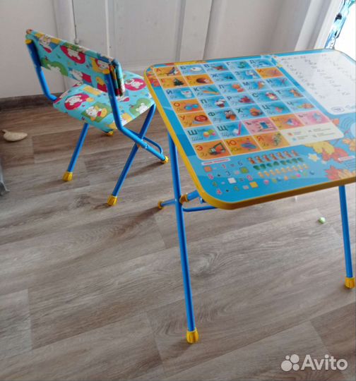 Стол детский со стулом